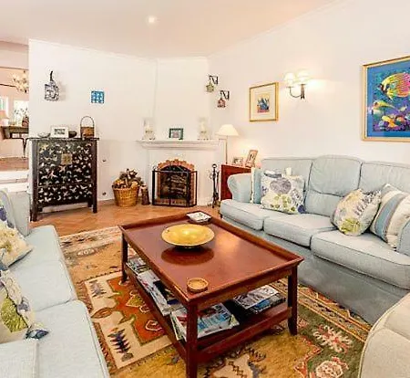 Villa Sao Lourenco Sleeps 12 *