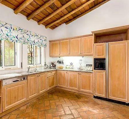 Villa Sao Lourenco Sleeps 12